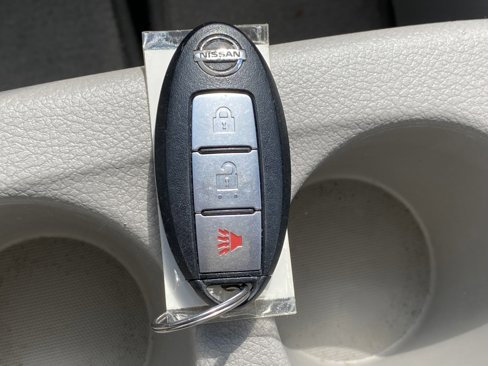 Used 2013 Nissan Quest S image 13