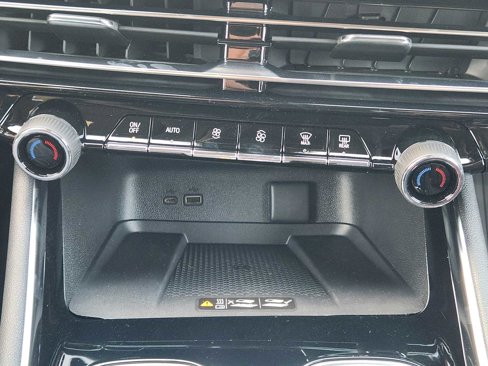 New 2026 Chevrolet Traverse RS w/ LPO, Floor Liner Package image 15
