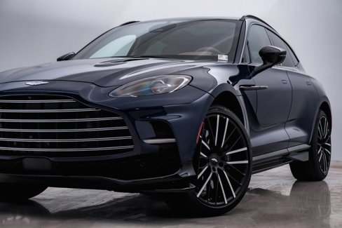 New 2025 Aston Martin DBX 707 image 2