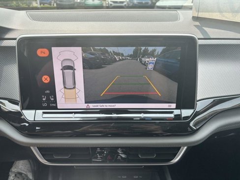 New 2025 Volkswagen Atlas Peak Edition SE image 19