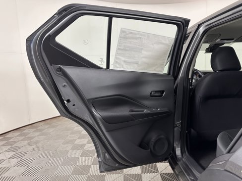 New 2025 Nissan Kicks Play S image 31