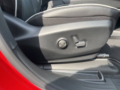 New 2026 Chrysler Pacifica Limited image 15
