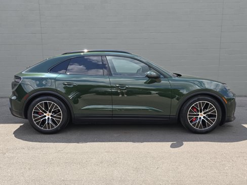 New 2025 Porsche Macan 4S Electric image 11