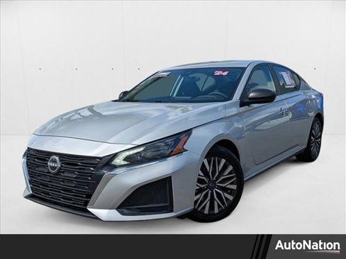 Used 2024 Nissan Altima 2.5 SV image 1