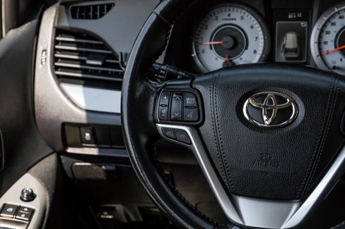 Used 2019 Toyota Sienna SE image 14
