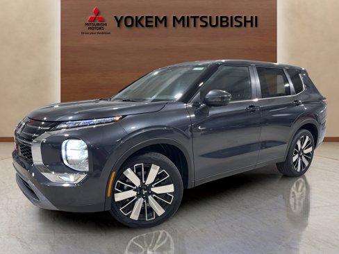 New 2025 Mitsubishi Outlander SE image 1
