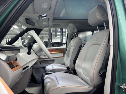 New 2025 Volkswagen ID. Buzz 1st Edition image 3