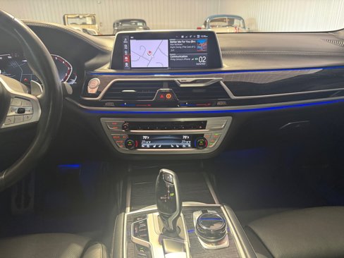 Used 2021 BMW 750i xDrive w/ Executive Package image 33