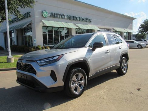 Used 2025 Toyota RAV4 LE image 1