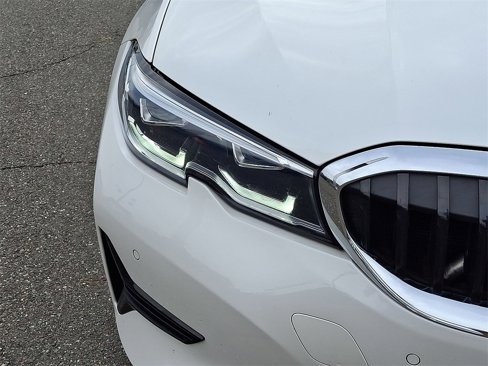 Used 2021 BMW 330i xDrive Sedan w/ Premium Package image 28