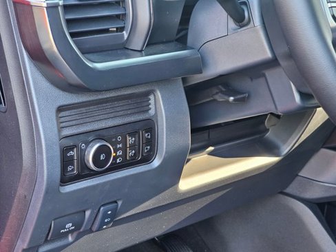 Used 2025 Ford F250 Lariat w/ Tremor Off-Road Package image 21
