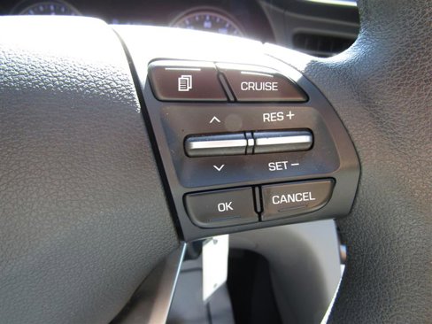 Used 2020 Hyundai Elantra SE image 14