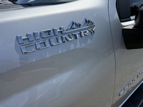 Used 2021 Chevrolet Silverado 2500 High Country w/ Z71 Off-Road Package image 8