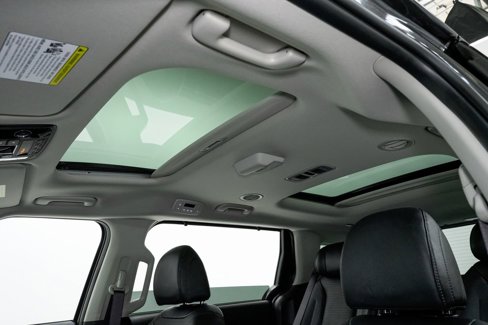 Used 2025 Kia Carnival SX Prestige image 9
