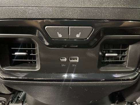 Used 2024 GMC Sierra 1500 AT4 w/ Technology Package image 23