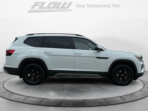 New 2025 Volkswagen Atlas Peak Edition SE image 8