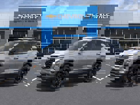 New 2026 Chevrolet Equinox LT w/ Midnight Edition image 2