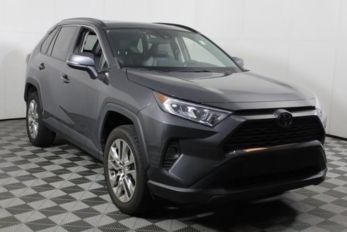 Used 2021 Toyota RAV4 XLE Premium image 1