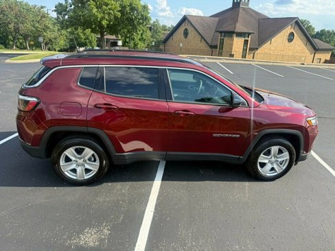 Used 2022 Jeep Compass Latitude image 8