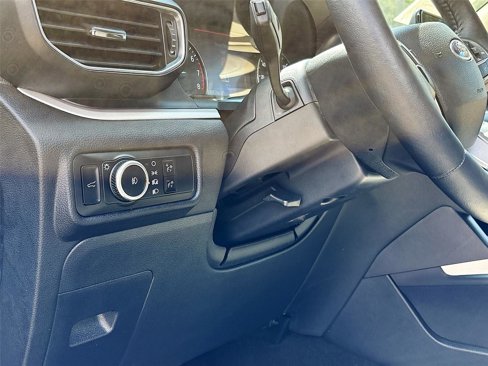 Used 2024 Ford Explorer XLT w/ Equipment Group 202A image 11