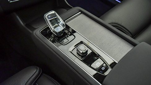 New 2025 Volvo XC90 T8 Plus w/ Protection Package Premier image 27