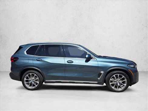 Used 2024 BMW X5 xDrive40i w/ Parking Assistance Package image 3