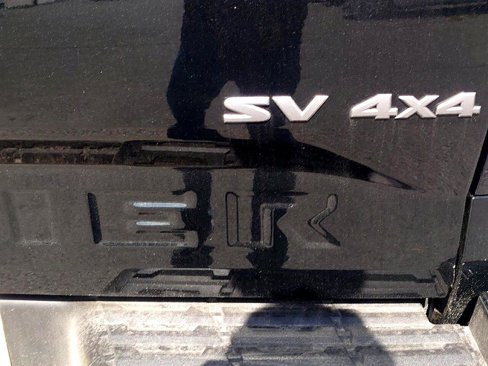 Used 2023 Nissan Frontier SV image 7