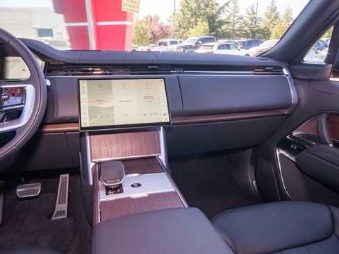 New 2025 Land Rover Range Rover SE image 39