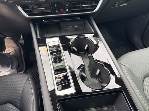New 2025 Volkswagen Atlas SEL image 18