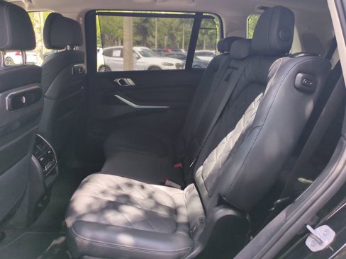 Used 2025 BMW X7 xDrive40i image 13