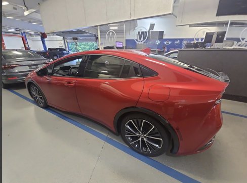 Used 2024 Toyota Prius XLE image 2