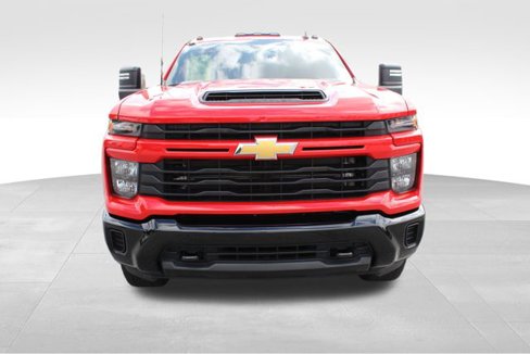 Used 2024 Chevrolet Silverado 2500 Custom w/ Custom Value Package image 2