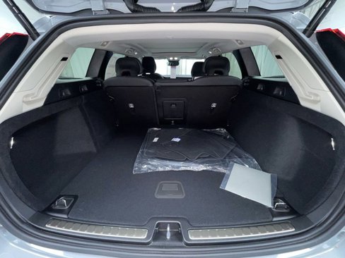 New 2026 Volvo V60 B5 Cross Country Plus w/ Climate Package image 16