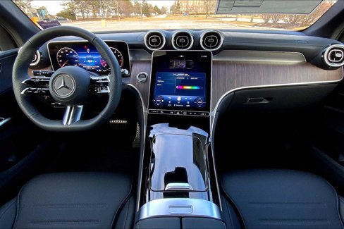 Used 2025 Mercedes-Benz GLC 300 4MATIC image 5