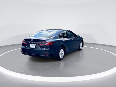 Used 2025 Toyota Camry LE image 6
