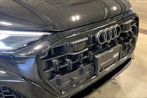 Certified 2025 Audi Q8 Premium image 30