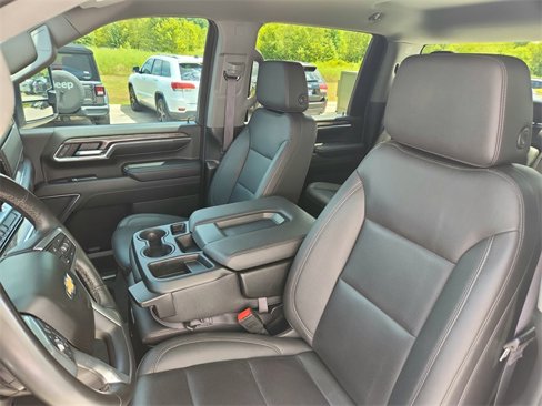 Used 2024 Chevrolet Silverado 2500 LTZ image 12