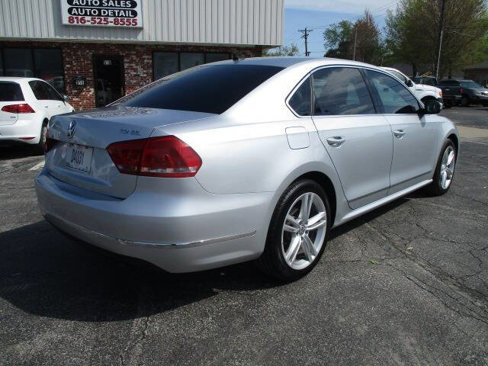 Used 2015 Volkswagen Passat TDI SEL Premium image 9