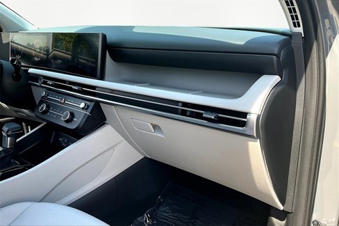 Certified 2025 Hyundai Tucson SE image 17