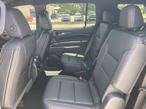 New 2026 Chevrolet Traverse Z71 w/ Driver Confidence Package image 12