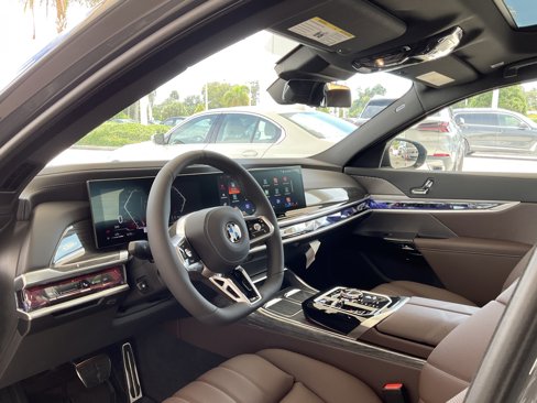New 2026 BMW 740i w/ Executive Package image 9