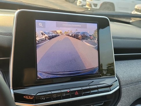 New 2025 Jeep Compass Latitude image 21