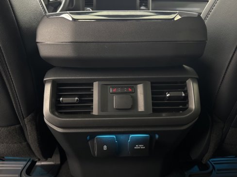 Used 2025 Ford F150 Lariat w/ Equipment Group 502A High image 45