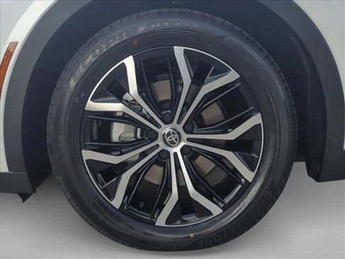 Certified 2026 Toyota Crown XLE image 9