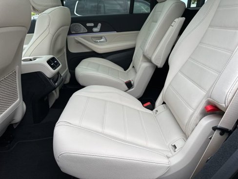 New 2026 Mercedes-Benz GLS 450 4MATIC image 25