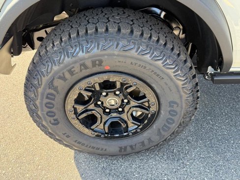 New 2025 Ford Bronco Badlands image 5
