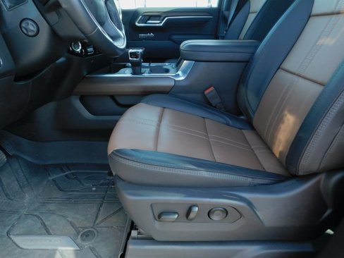 Used 2025 Chevrolet Silverado 1500 High Country w/ Technology Package image 27