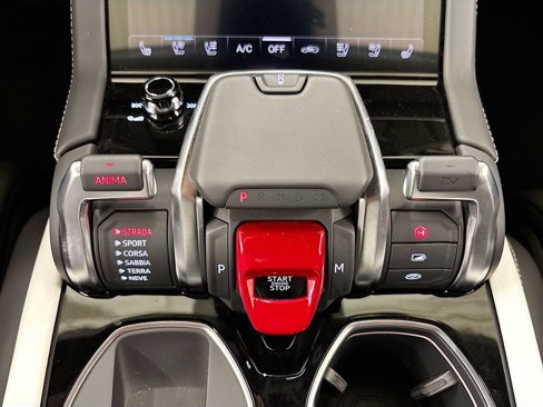 Used 2025 Lamborghini Urus SE image 19