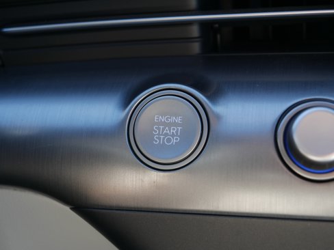 Certified 2025 Hyundai Kona SEL image 29