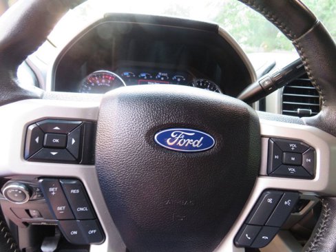 Used 2019 Ford F250 Lariat w/ Lariat Value Package image 7